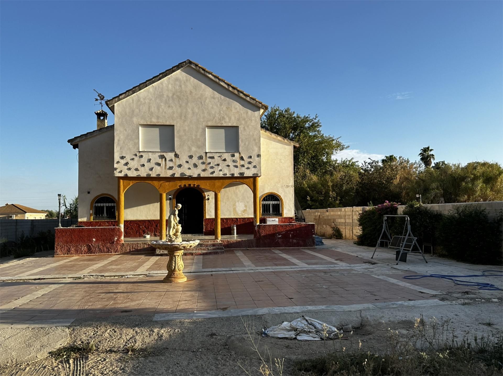 Vista exterior de Casa o xalet de lloguer en Almodóvar del Río amb Aire condicionat, Calefacció i Jardí privat