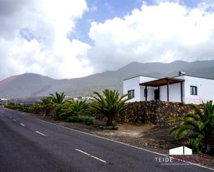 Vista exterior de Casa o xalet en venda en Arico amb Aire condicionat, Calefacció i Parquet