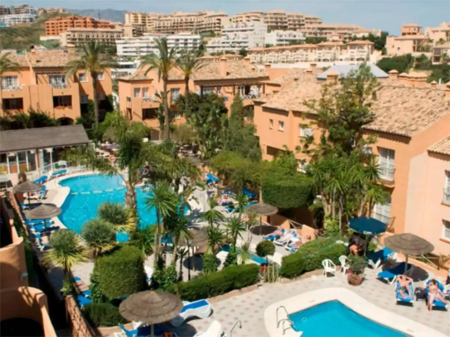 Apartament en venda a Urbanización Riviera del Sol IV, 24, Riviera del Sol Vista exterior de Apartament en venda en Mijas amb Aire condicionat, Calefacció i Jardí privat