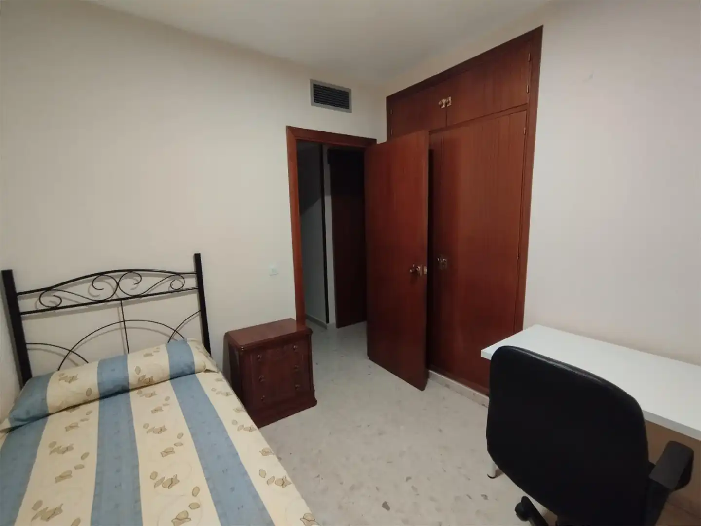 Flat for rent in Calle Vara del Rey, 14, San Carlos - San José