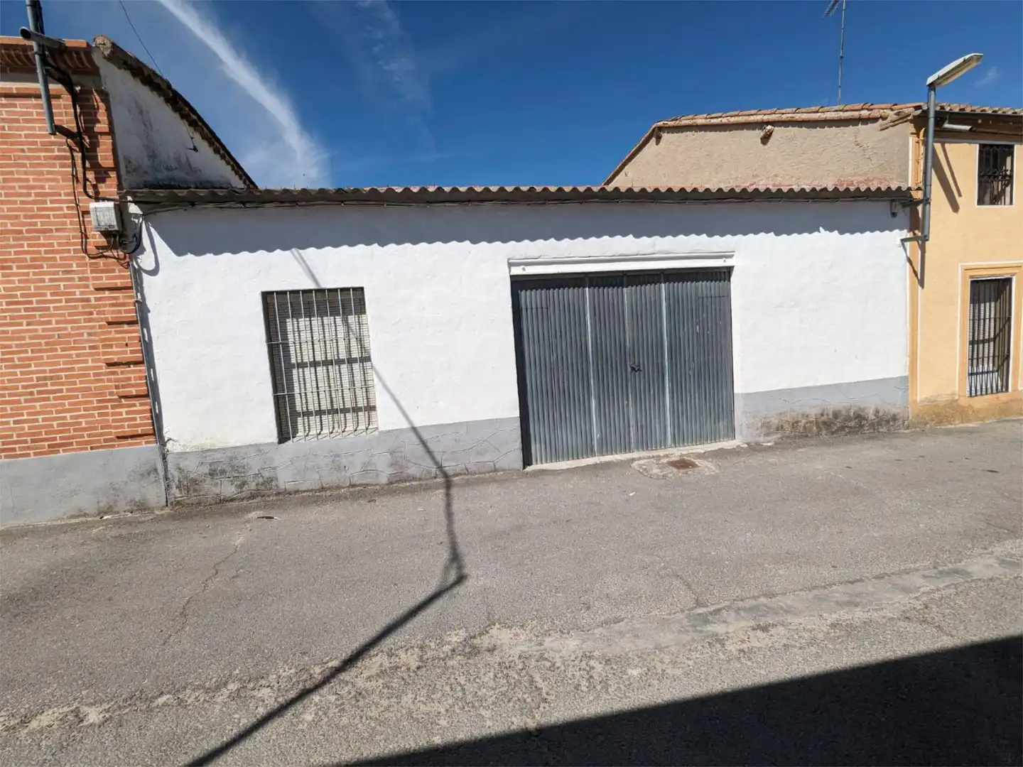 Casa adosada en venda a Calle Don Rufino Arrimadas, 17, Salmoral Vista exterior de Casa adosada en venda en Salmoral