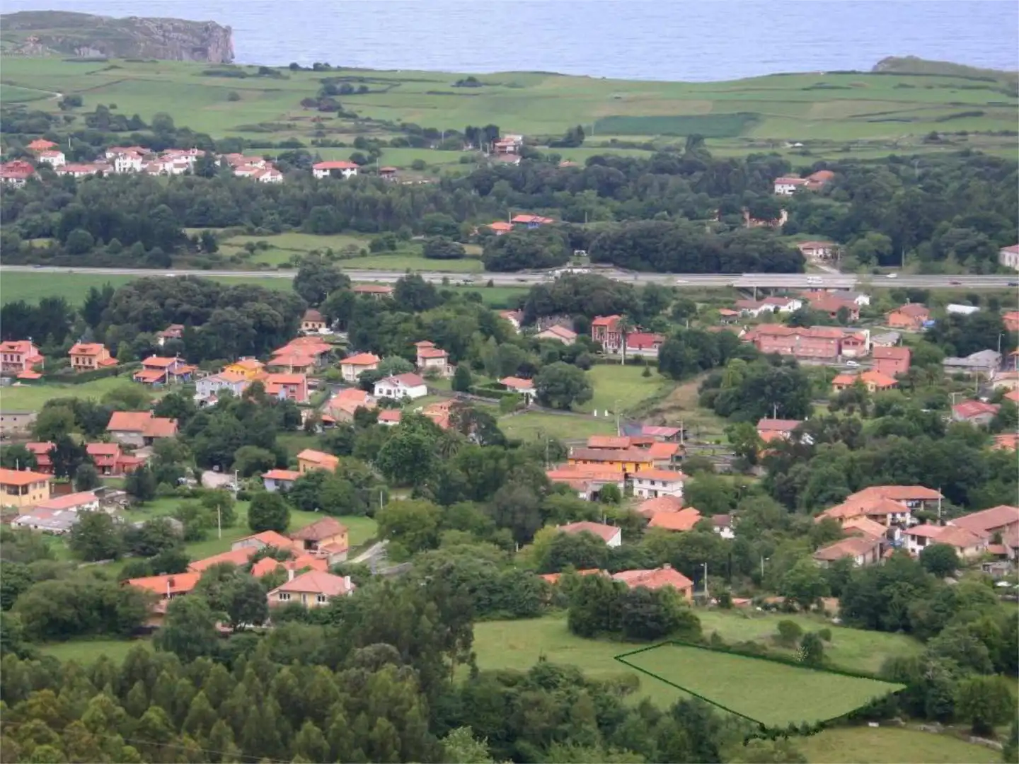 Außenansicht von Bebaubares Gelände zum Verkauf in Llanes