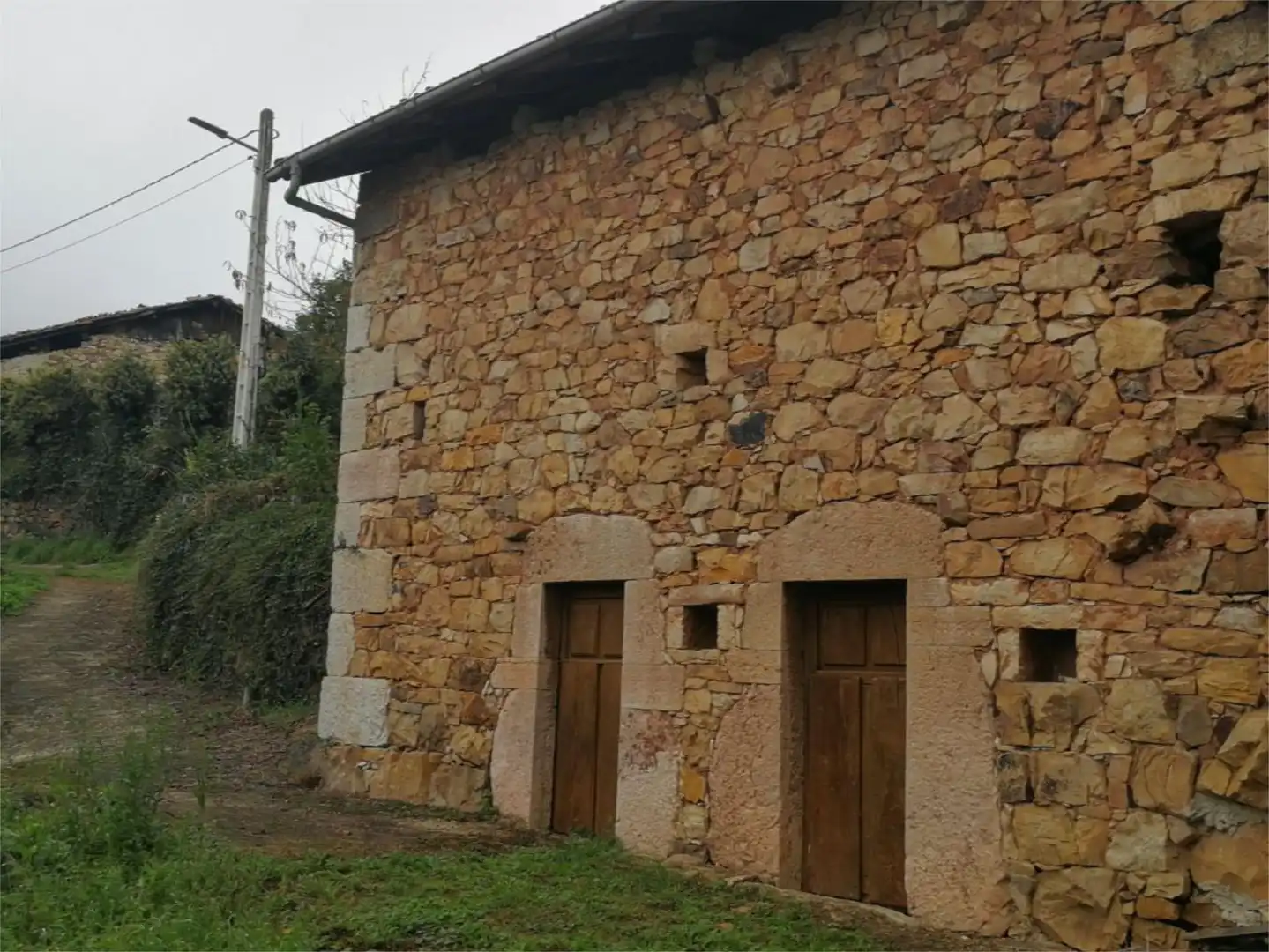 Piso en venta en Lugar Bustiello, Proaza Vista exterior de Piso en venta en Proaza con Jardín privado