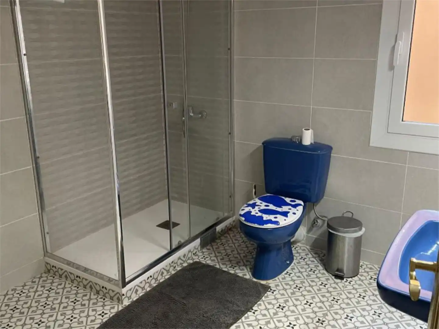 Habitació a Ronda de Sant Pau, 4, El Raval Bany de Pis per a compartir en Barcelona amb Aire condicionat, Calefacció i Moblat