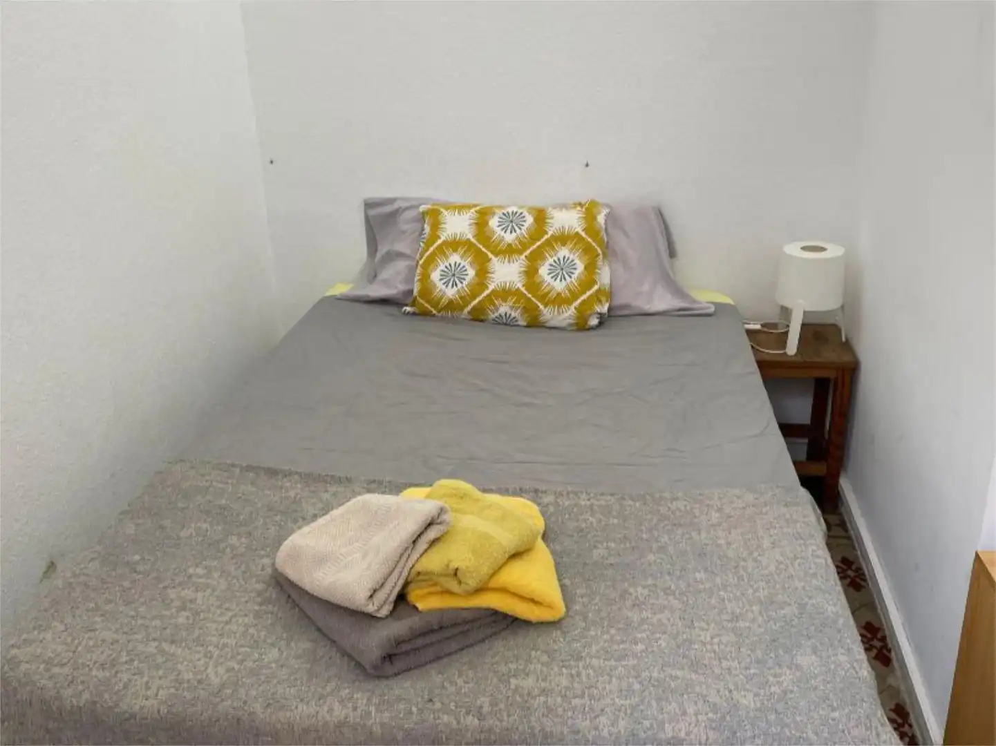 Habitació a Ronda de Sant Pau, 4, El Raval Dormitori de Pis per a compartir en Barcelona amb Aire condicionat, Calefacció i Moblat
