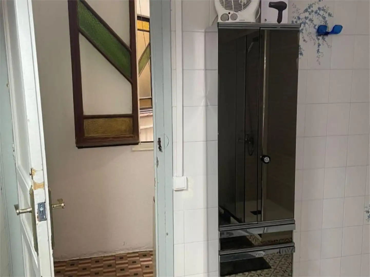Habitació a Ronda de Sant Pau, 4, El Raval Bany de Pis per a compartir en Barcelona amb Aire condicionat, Calefacció i Moblat