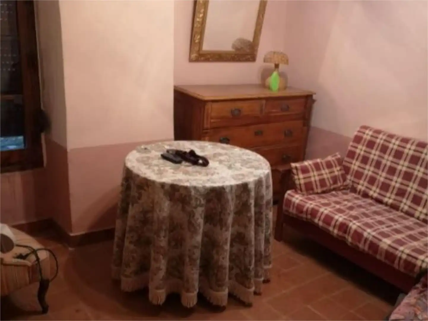 Pis en venda a Calle Rey Juan Carlos I, 17, Huete Dormitori de Pis en venda en Huete amb Calefacció, Jardí privat i Moblat