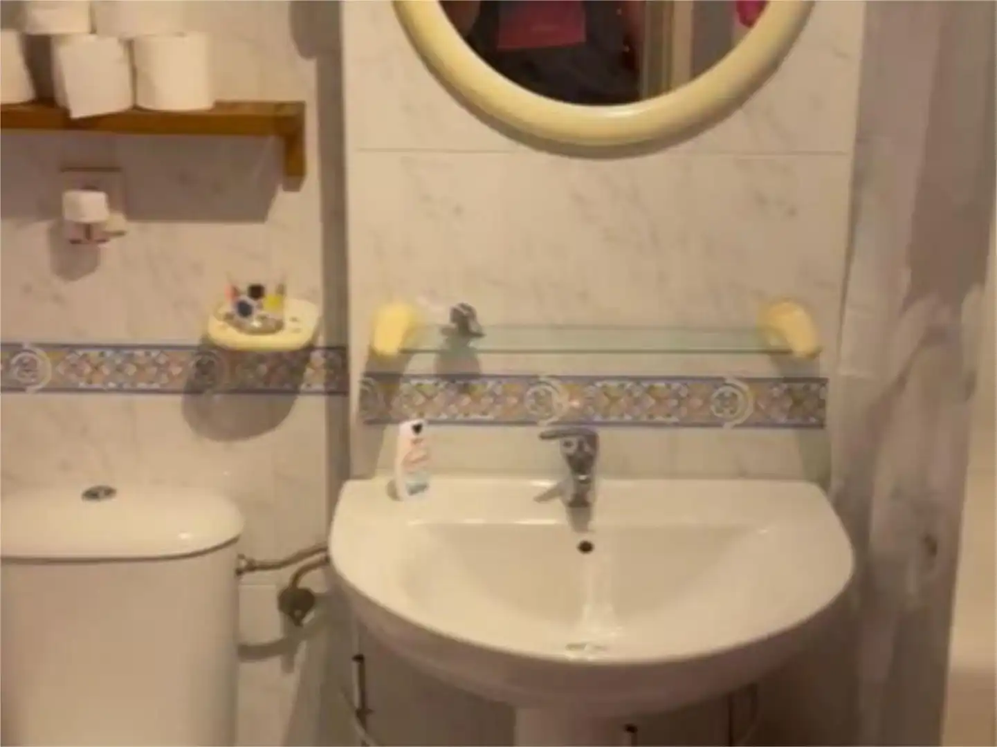 Flat for rent in Calle Orion, 34, San García Bathroom of Flat for rent in Algeciras with Air Conditioner, Swimming Pool and Furnished