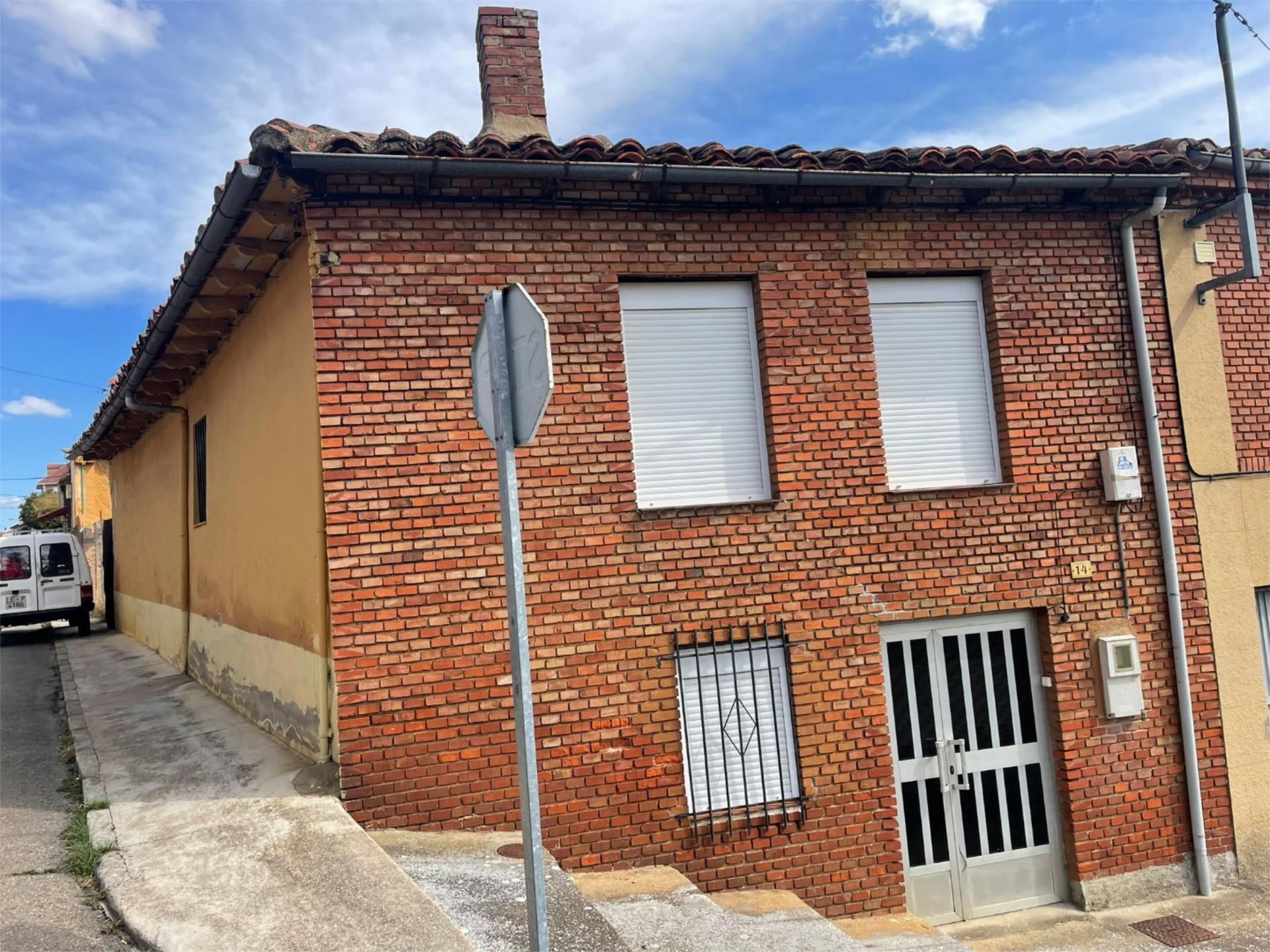 Exterior view of Country house for sale in San Andrés del Rabanedo
