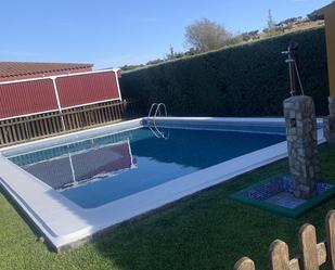 Piscina de Casa o xalet en venda en Fuente del Maestre amb Aire condicionat, Terrassa i Piscina