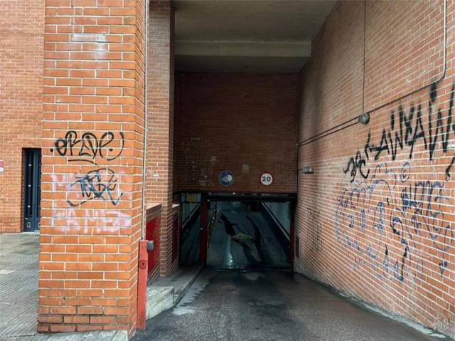 Garaje en Alquiler en Calle de Oneca, 16 en Coslada pueblo