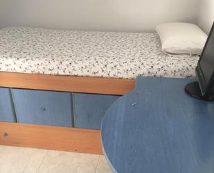 Bedroom of Apartment to share in  Cádiz Capital  with Washing machine, Microwave and Balcony