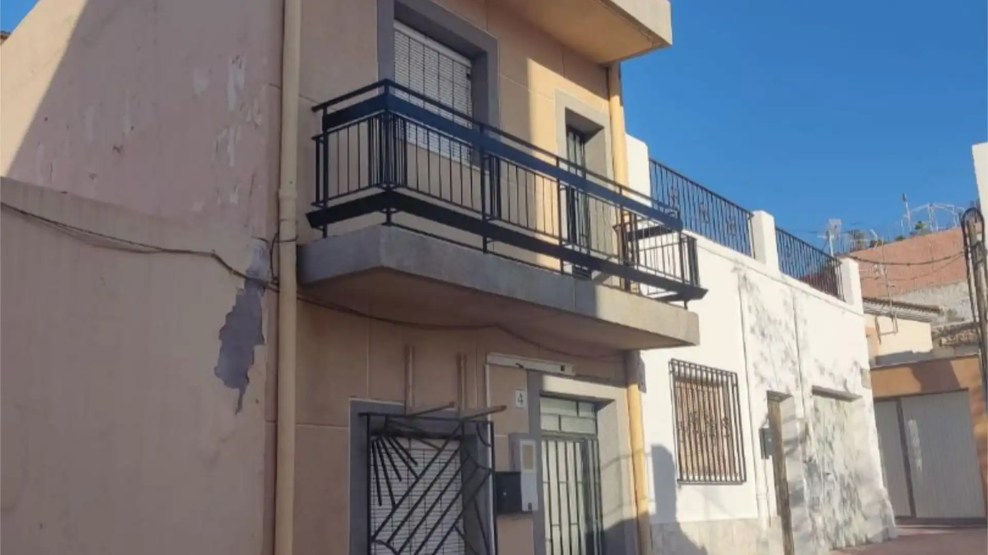 Casa adosada en venda a Avenida de la Libertad, 4, Turre Vista exterior de Casa adosada en venda en Turre amb Terrassa i Balcó