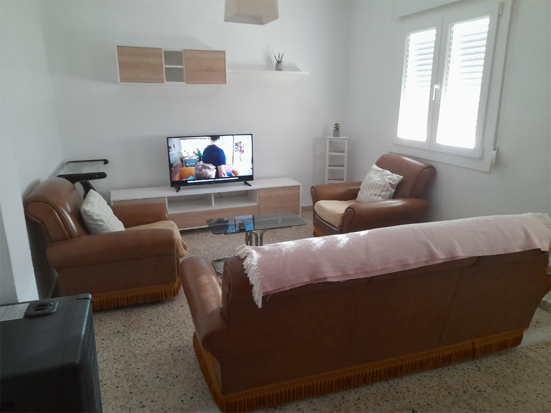 Sala d'estar de Pis de lloguer en  Albacete Capital amb Moblat i Balcó