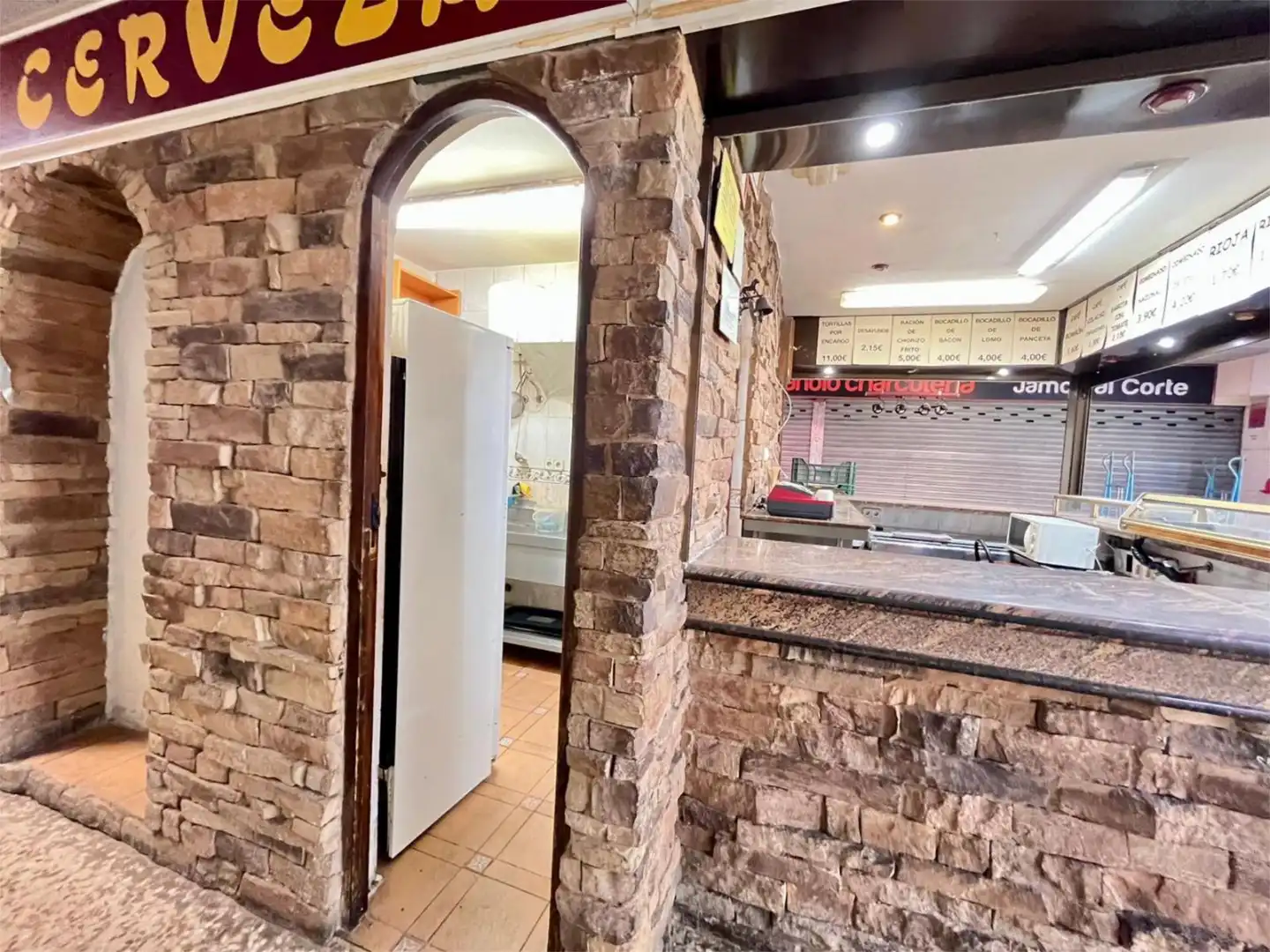 Commercial properties for sale in Avenida de San Luis, 76, Pinar del Rey Commercial properties for sale in Madrid with Furnished