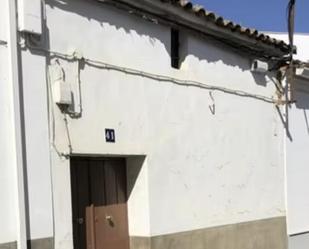 Exterior view of Single-family semi-detached for sale in Fuente de Cantos