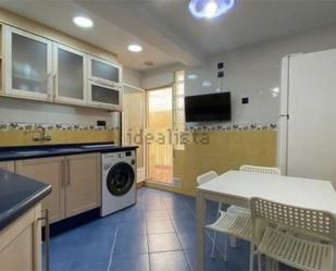 Kitchen of Flat to share in  Valencia Capital  with Air Conditioner, Heating and Terrace