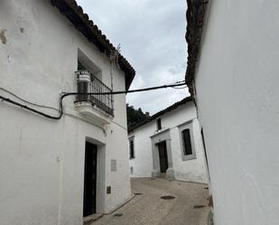 Vista exterior de Casa adosada en venda en Alájar amb Balcó