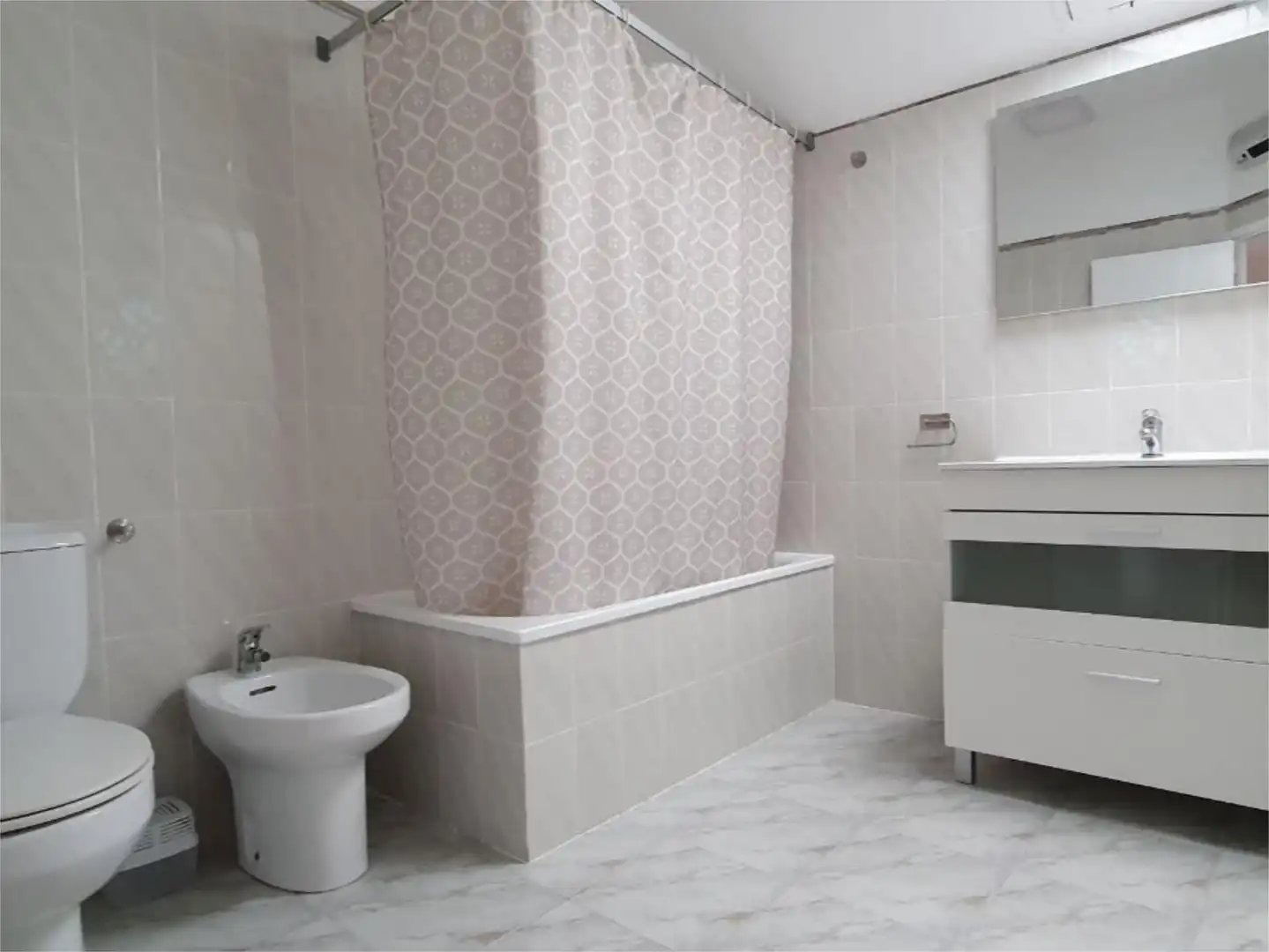 Ático en venta en Calle Mayor, 12, Arnedo Baño de Ático en venta en Arnedo con Aire acondicionado