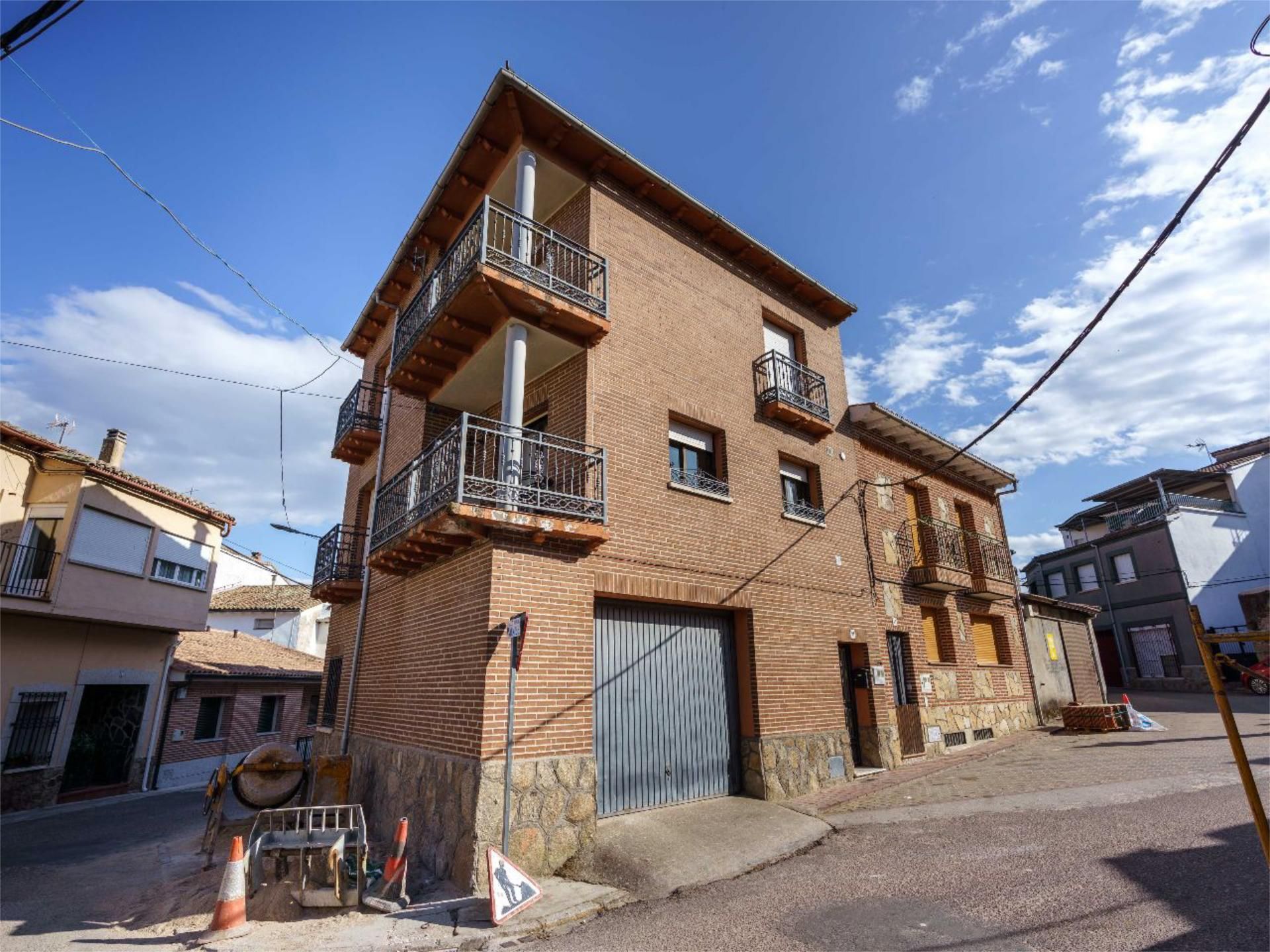 Vista exterior de Apartament en venda en Lanzahíta amb Aire condicionat, Calefacció i Terrassa