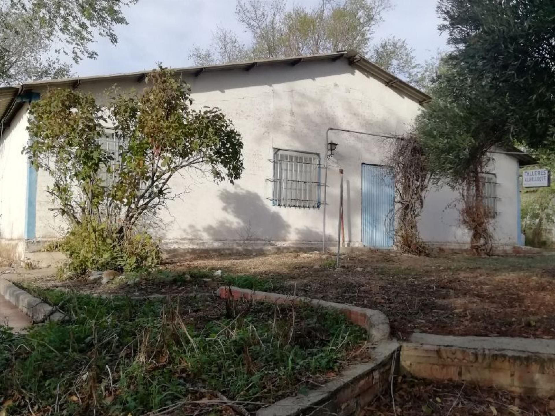 Vista exterior de Finca rústica en venda en Chiloeches amb Calefacció, Jardí privat i Piscina