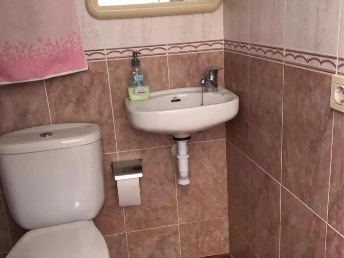 Badezimmer von Einfamilien-Reihenhaus zum Verkauf in Zalamea de la Serena mit Terrasse, Abstellraum und Balkon