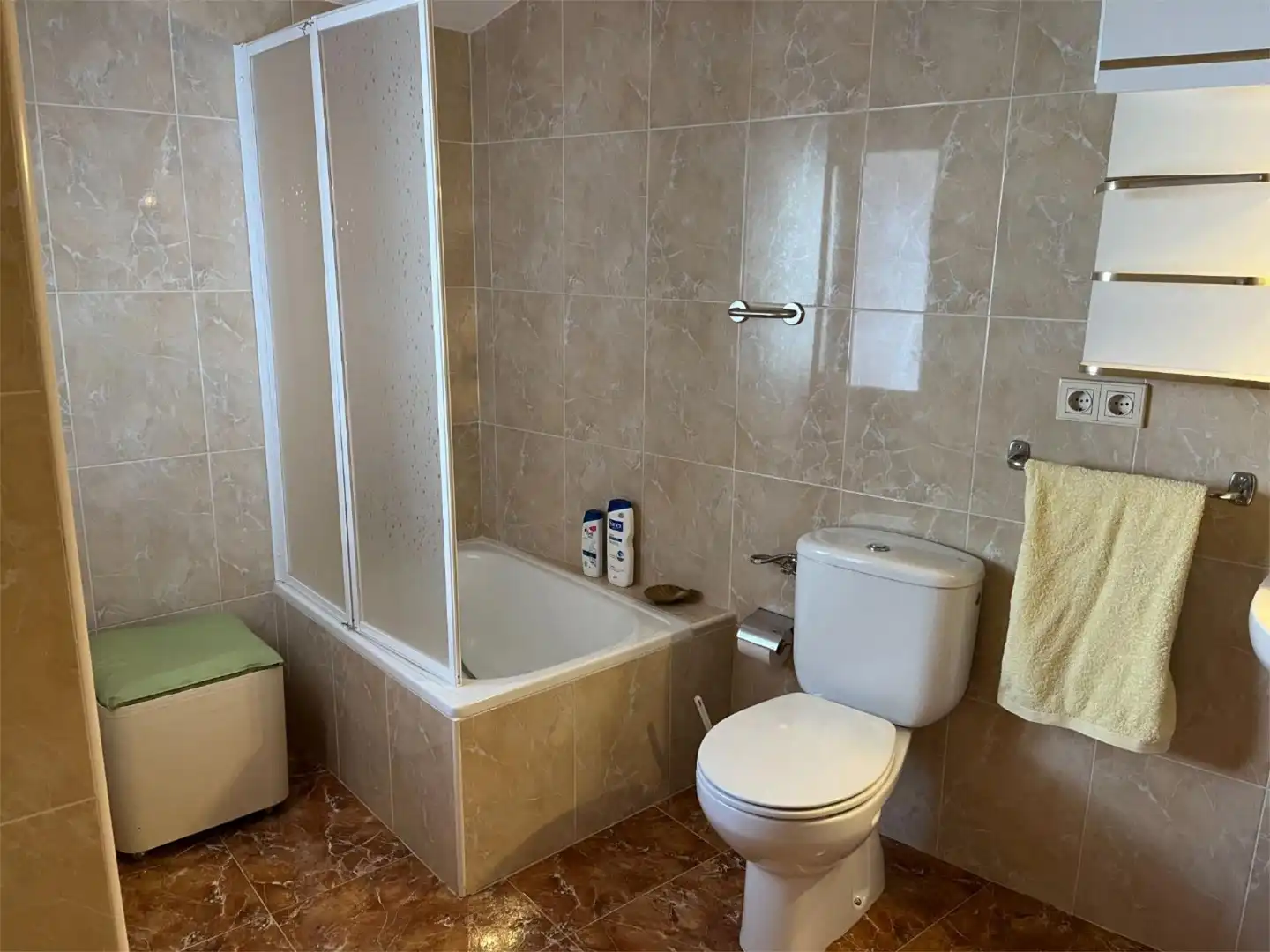 Badezimmer von Einfamilien-Reihenhaus zum Verkauf in Zalamea de la Serena mit Terrasse, Abstellraum und Balkon