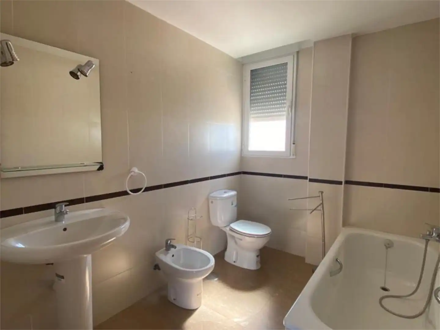 Houses for sale in Calle la Colonia, 89, Cuevas del Campo Bathroom of Houses for sale in Cuevas del Campo with Terrace and Balcony