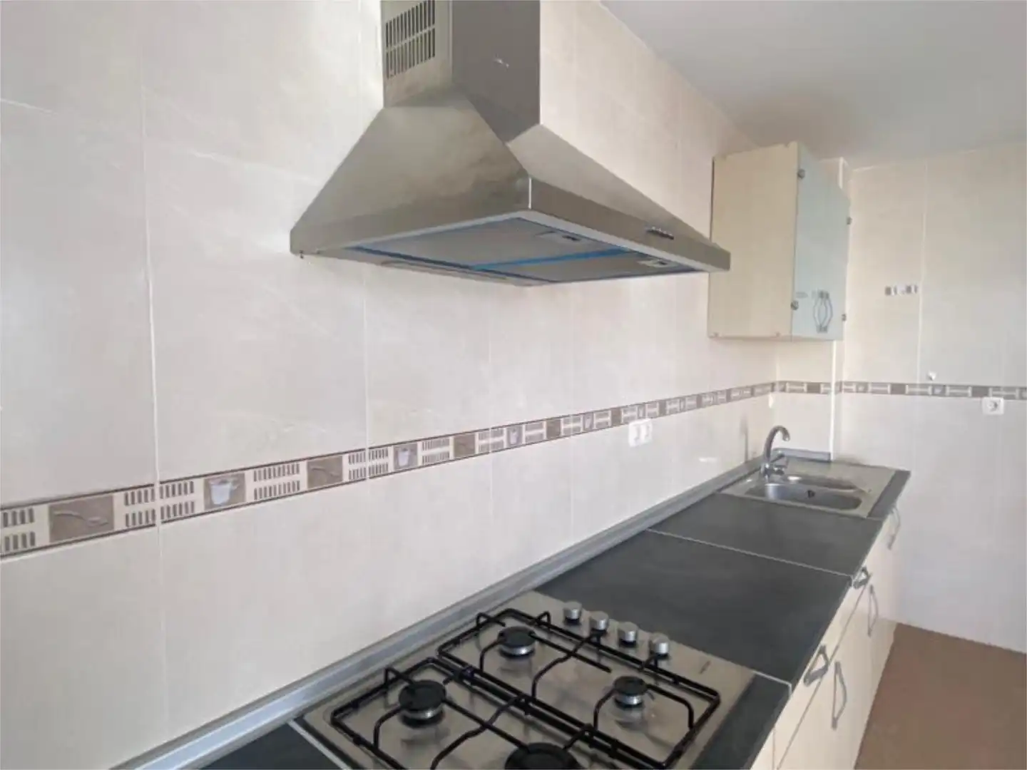 Houses for sale in Calle la Colonia, 89, Cuevas del Campo Kitchen of Houses for sale in Cuevas del Campo with Terrace and Balcony