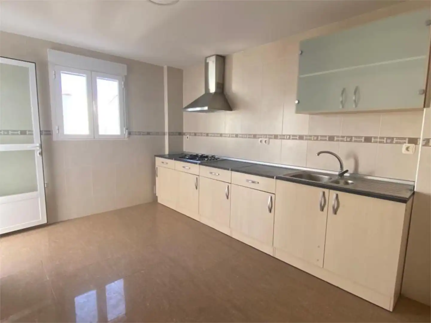 Houses for sale in Calle la Colonia, 89, Cuevas del Campo Kitchen of Houses for sale in Cuevas del Campo with Terrace and Balcony