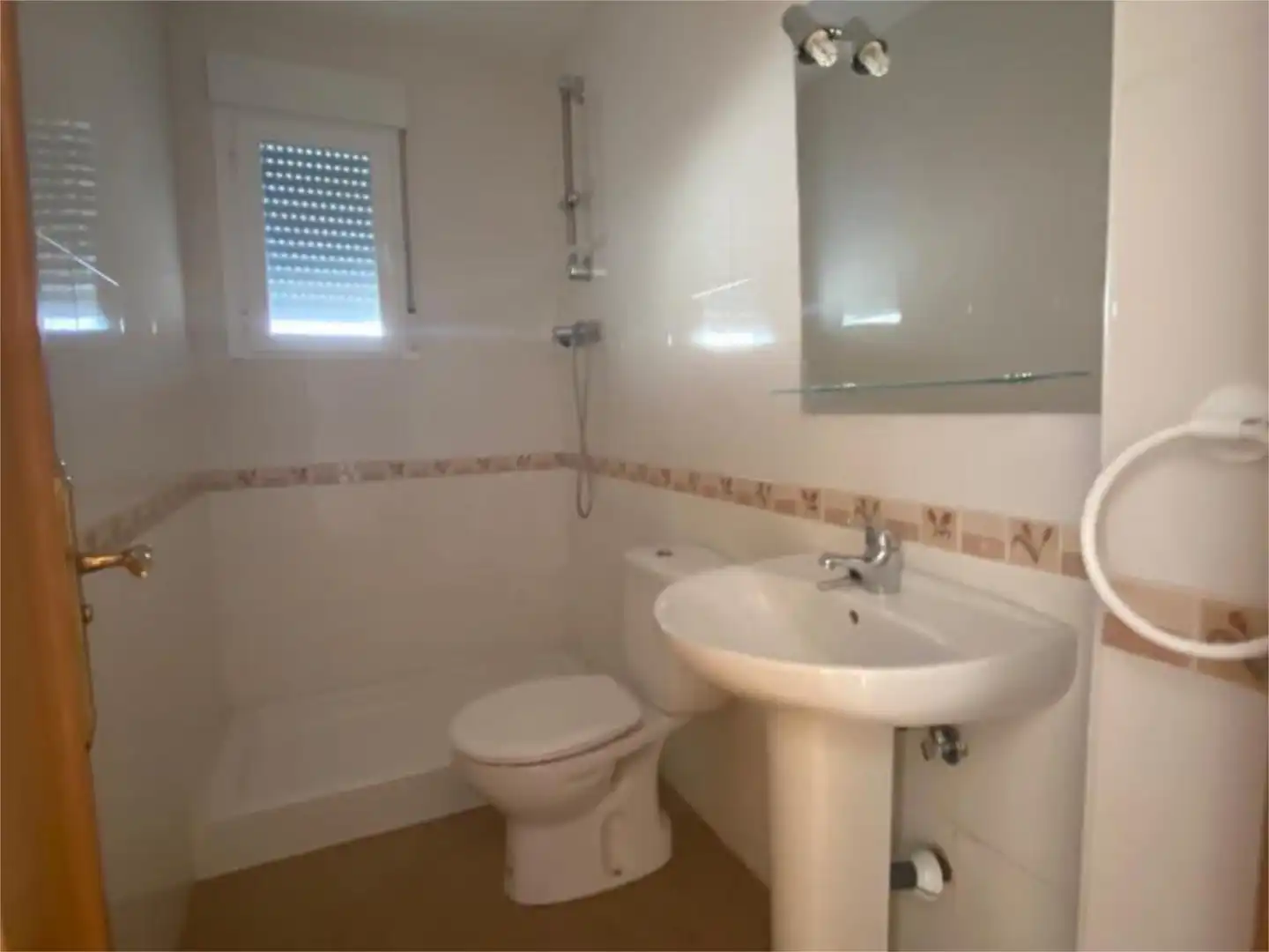 Houses for sale in Calle la Colonia, 89, Cuevas del Campo Bathroom of Houses for sale in Cuevas del Campo with Terrace and Balcony