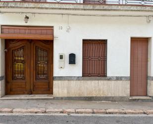 Vista exterior de Casa adosada en venda en Llombai amb Aire condicionat i Terrassa