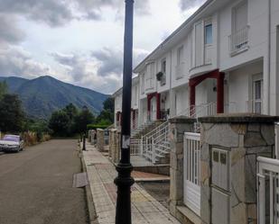 Vista exterior de Casa o xalet en venda en Villablino amb Terrassa i Balcó