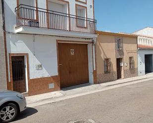 Vista exterior de Casa adosada en venda en Santa Amalia amb Aire condicionat i Balcó