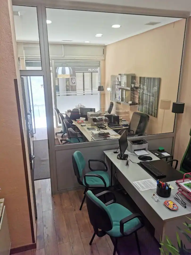 Oficina de lloguer a Calle Fray Ceferino, 51, Milán - Pumarín Oficina de lloguer en Oviedo