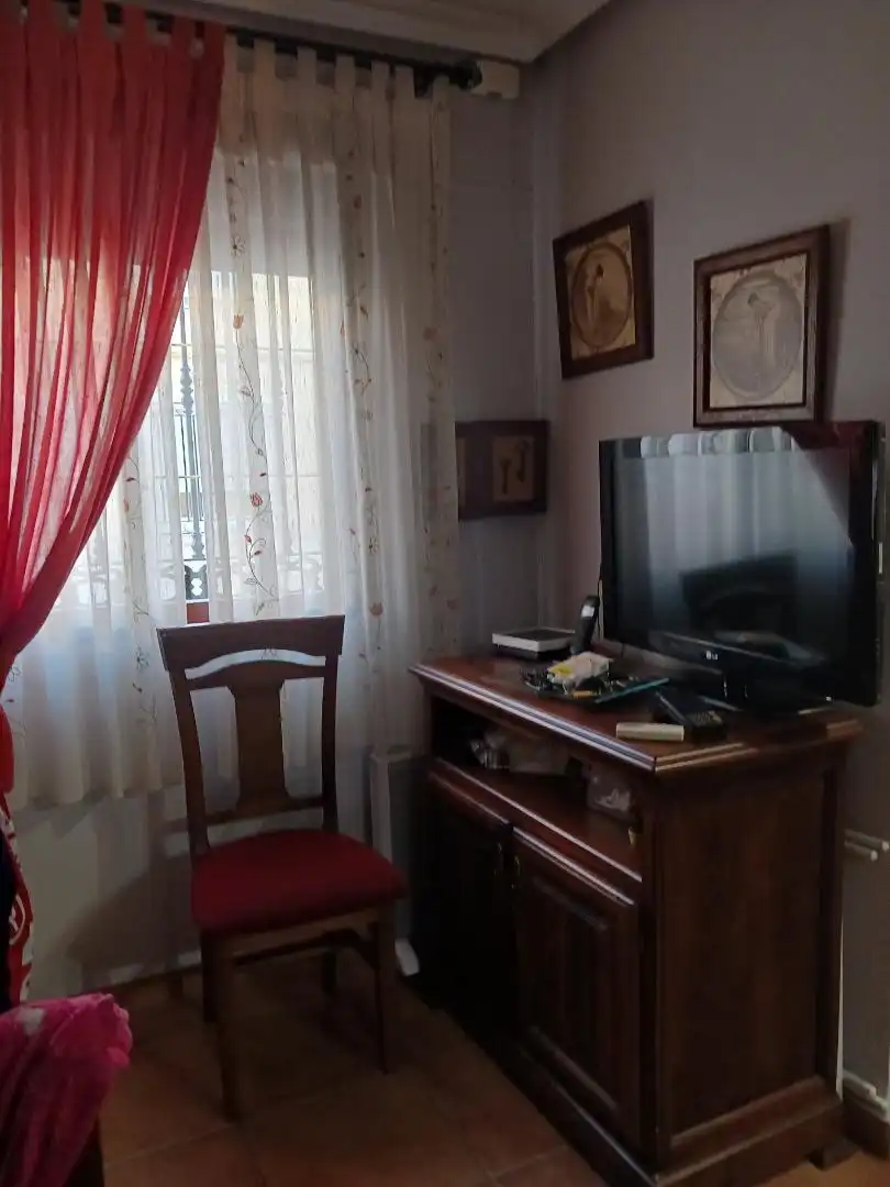 Casa adosada en venda a Calle Manuel Manzano García, 43, La Carolina Sala d'estar de Casa adosada en venda en La Carolina amb Aire condicionat i Terrassa