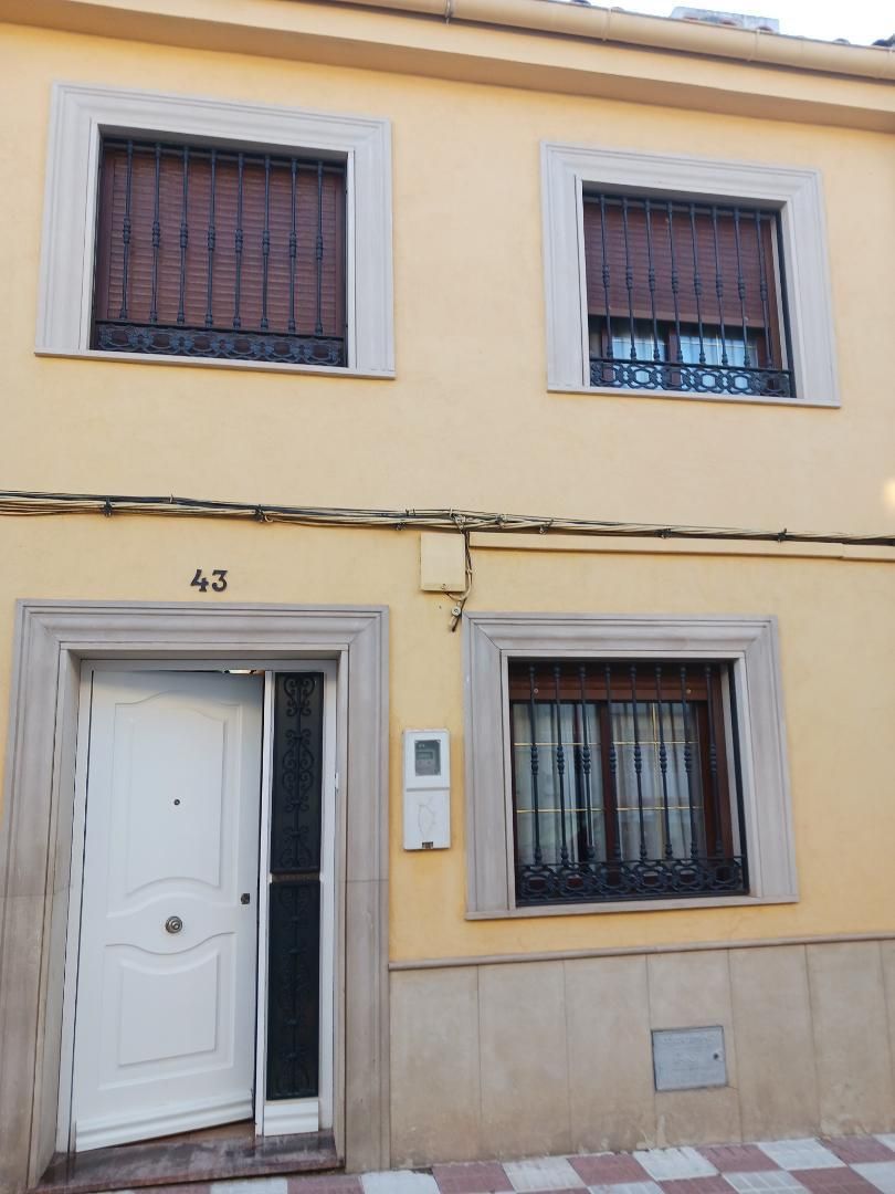 Exterior view of Single-family semi-detached for sale in La Carolina  with Air Conditioner, Terrace and Furnished