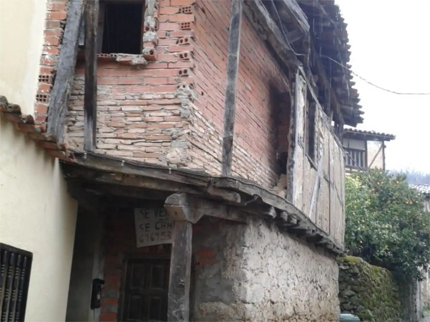 Vista exterior de Casa adosada en venda en Valverde de la Vera