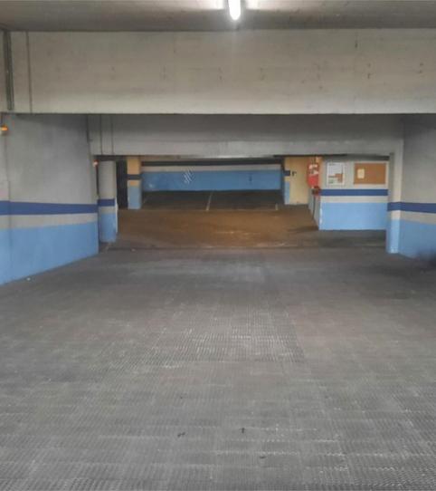 Garage to rent in Calle Islas Canarias, 99, San Ignacio - Elorrieta, Bizkaia - image 2 Photo 2 of Garage to rent in Calle Islas Canarias, 99, San Ignacio - Elorrieta, Bizkaia