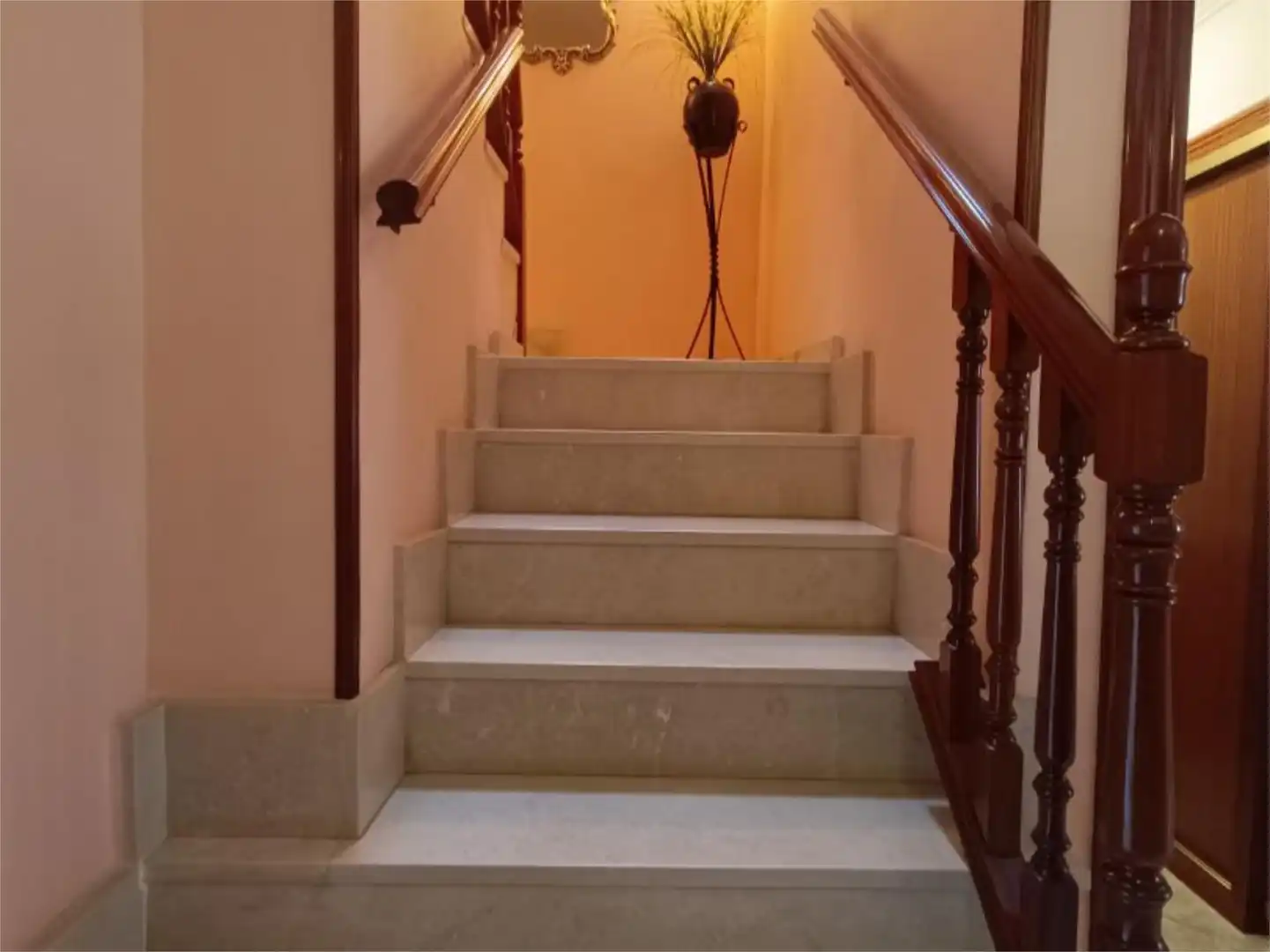 Casa adosada en venta en Valle de Valdebezana Casa adosada en venta en Valle de Valdebezana con Calefacción, Jardín privado y Parquet