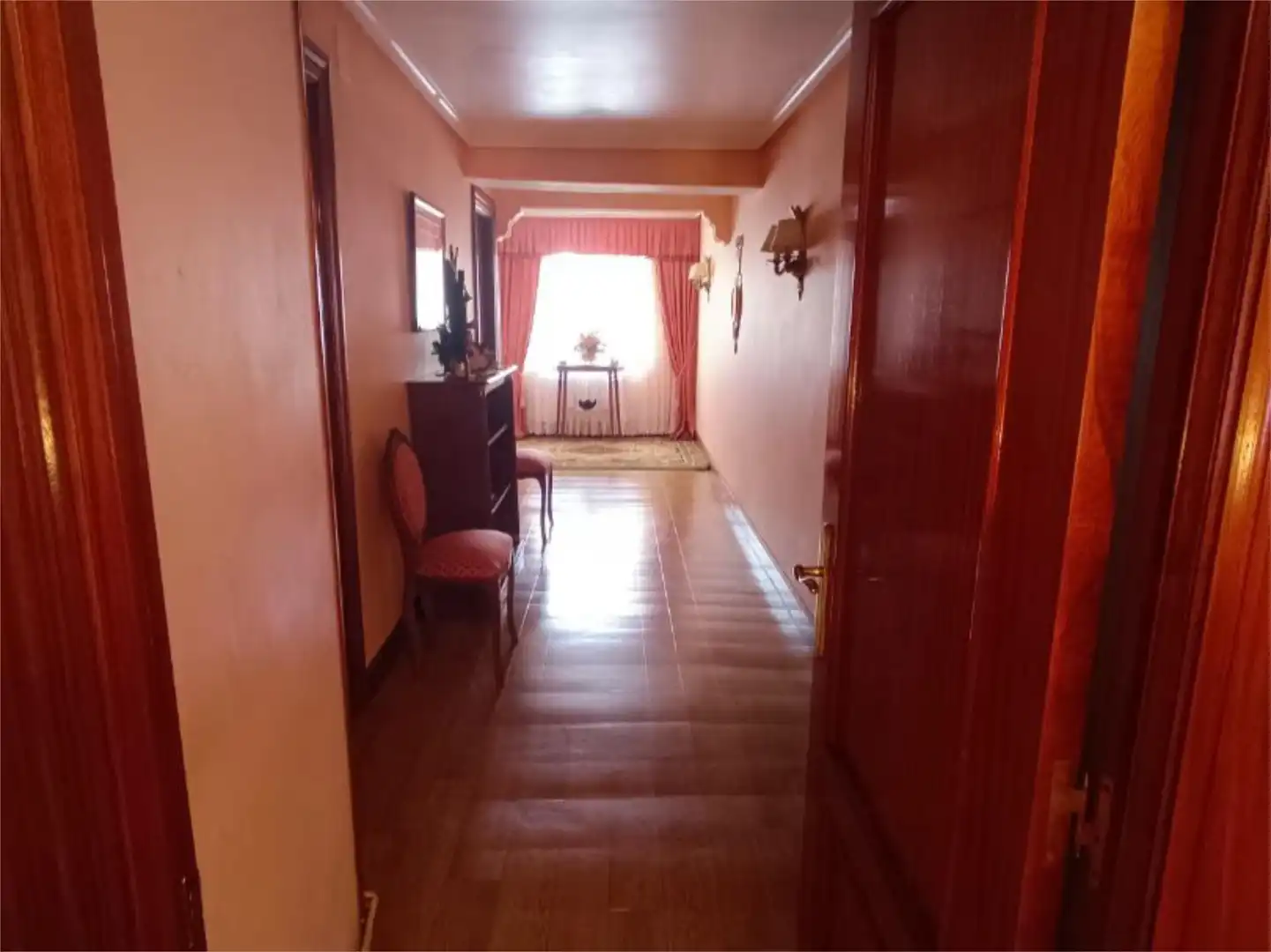 Casa adosada en venta en Valle de Valdebezana Casa adosada en venta en Valle de Valdebezana con Calefacción, Jardín privado y Parquet
