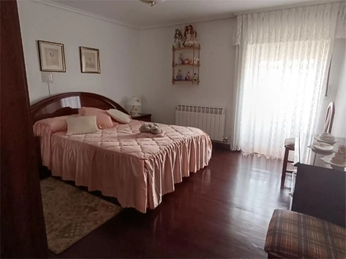 Casa adosada en venta en Valle de Valdebezana Habitación de Casa adosada en venta en Valle de Valdebezana con Calefacción, Jardín privado y Parquet
