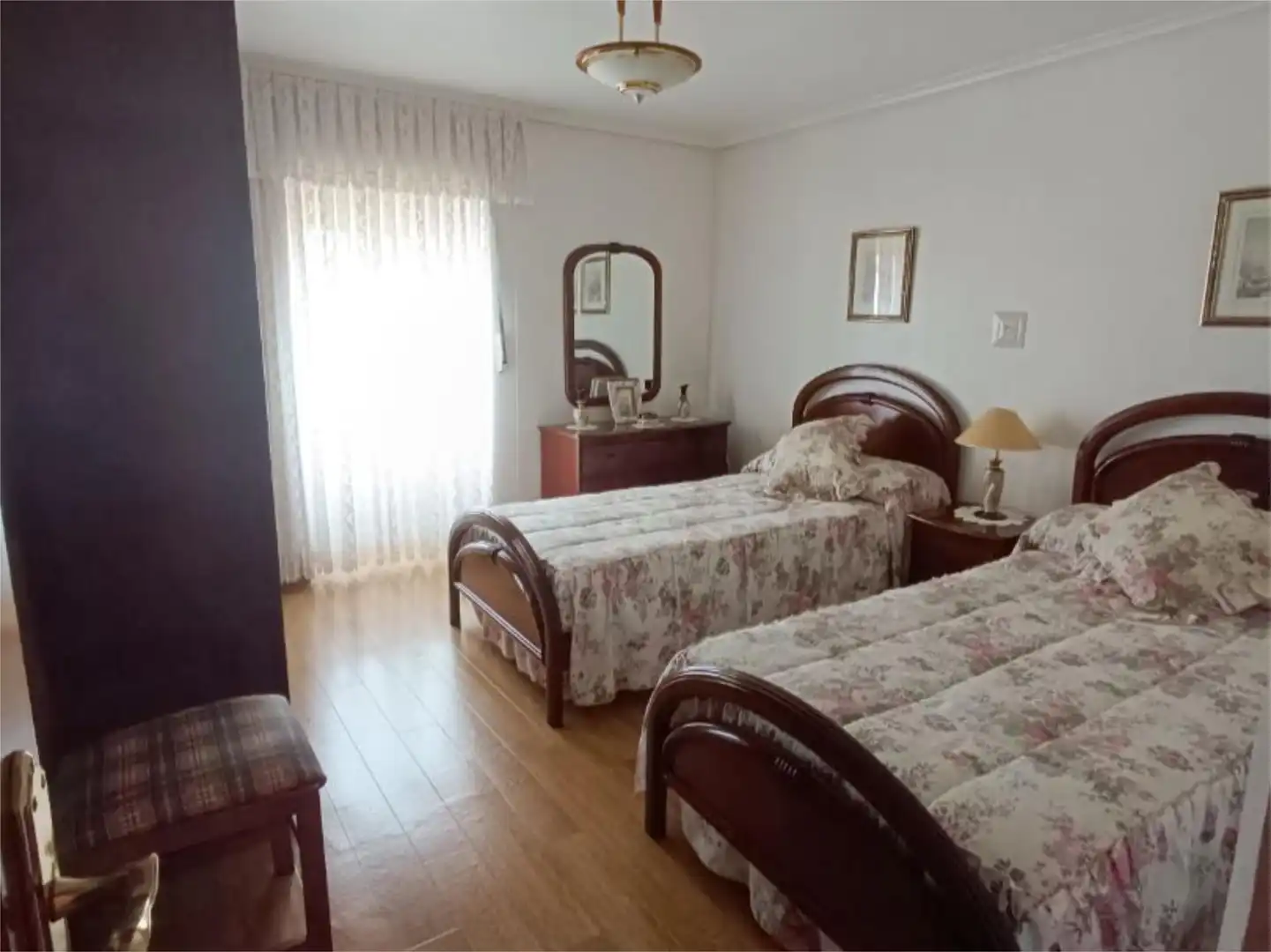 Casa adosada en venta en Valle de Valdebezana Habitación de Casa adosada en venta en Valle de Valdebezana con Calefacción, Jardín privado y Parquet