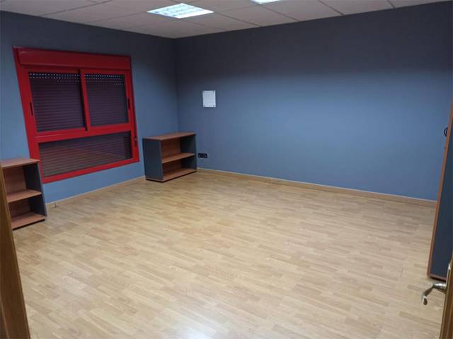 Oficina en Alquiler en Calle Begíjar, 5 en Renfe - Bulevar 1ª y 2ª Fase