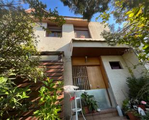 Vista exterior de Casa o xalet en venda en Torrelodones amb Aire condicionat, Terrassa i Balcó