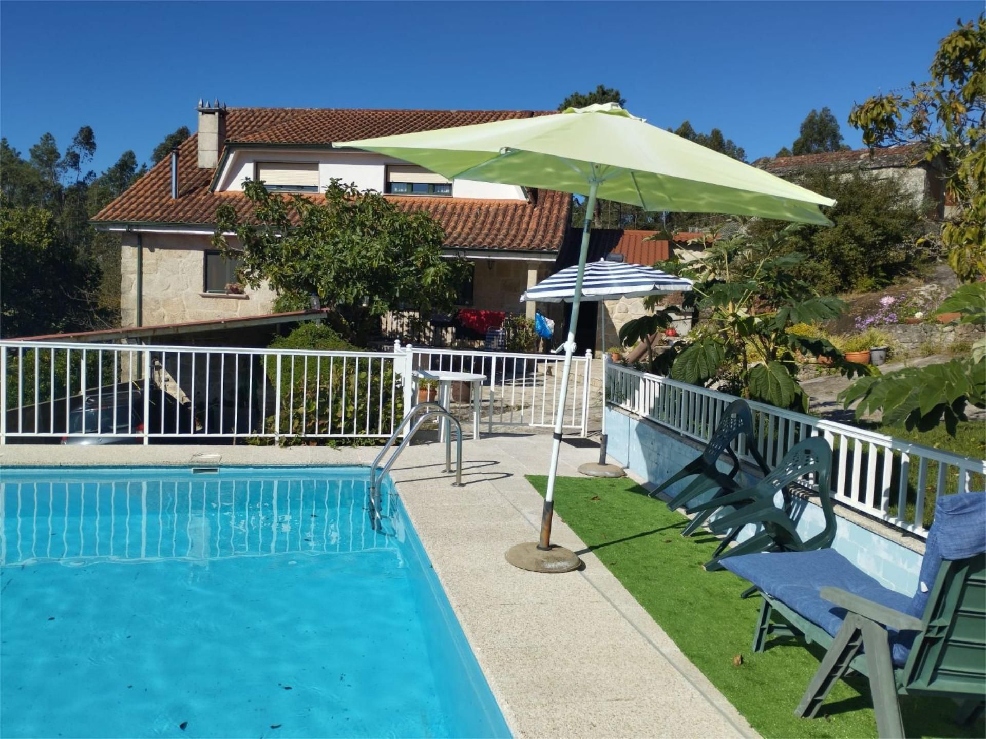 Piscina de Casa o xalet en venda en Ponte Caldelas amb Terrassa, Piscina i Balcó