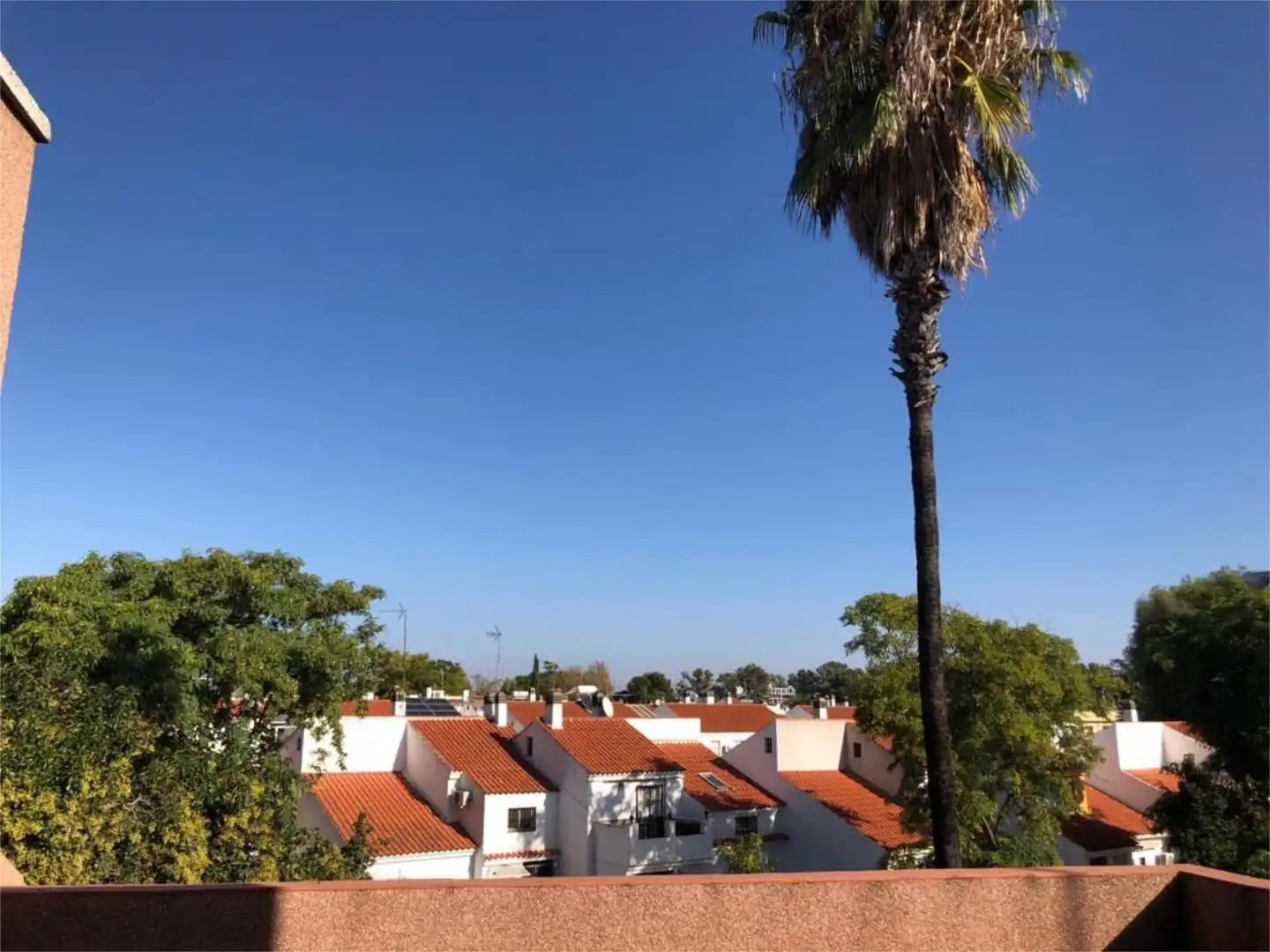 Room in Calle Fernando Zóbel, 58, Urbadiez - Entrepuentes Exterior view of Detached homes for share in Sevilla with Air Conditioner, Heating and Terrace