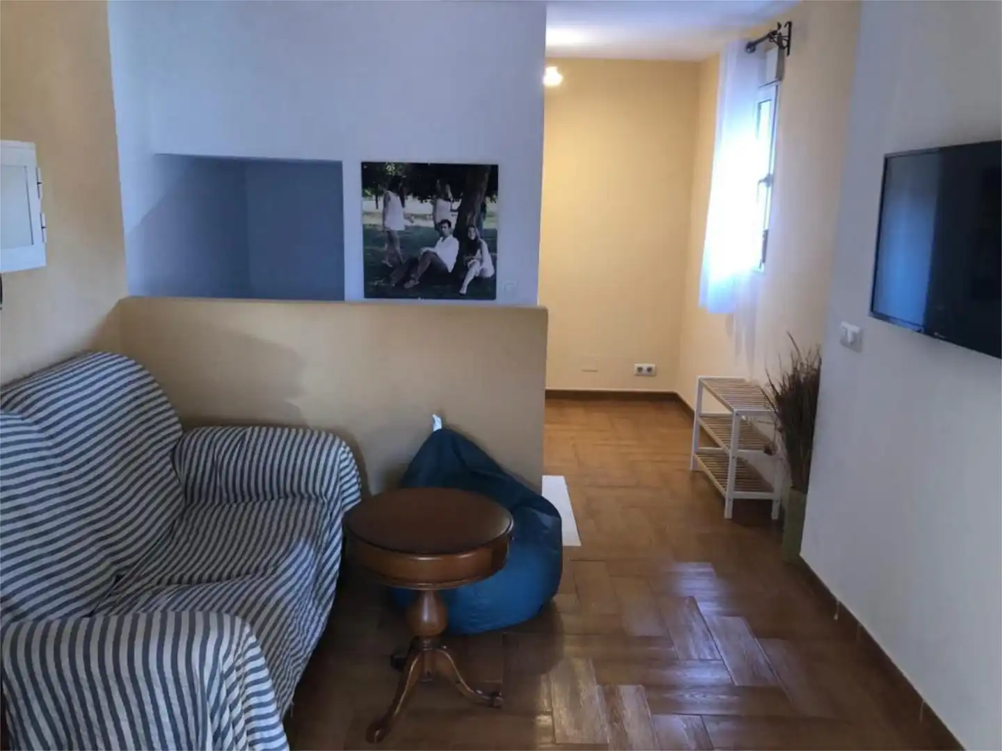Room in Calle Fernando Zóbel, 58, Urbadiez - Entrepuentes Living room of Detached homes for share in Sevilla with Air Conditioner, Heating and Terrace