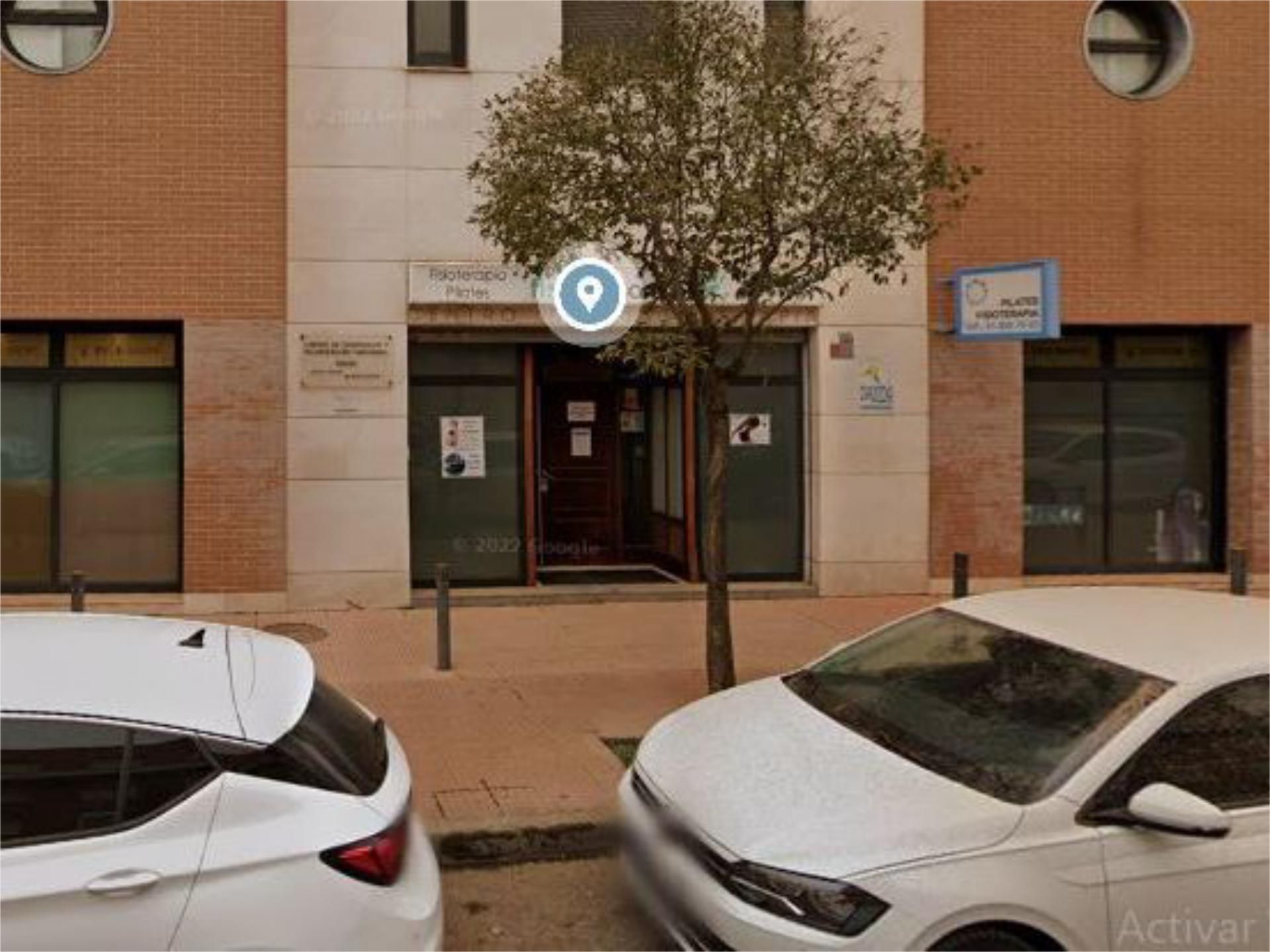 Vista exterior de Local en venda en Alcalá de Henares amb Aire condicionat i Calefacció