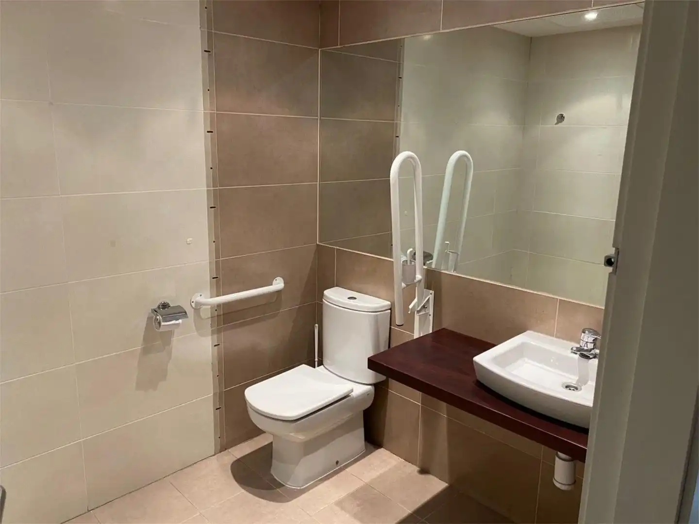 Badezimmer von Geschaftsraum zum Verkauf in Alcalá de Henares mit Klimaanlage und Heizung